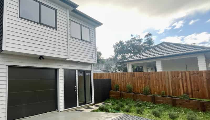 8D Minaret Drive, Bucklands Beach