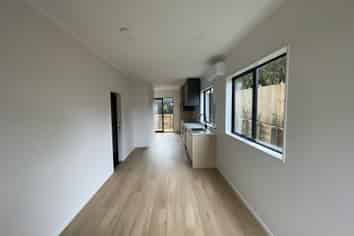 8D Minaret Drive, Bucklands Beach