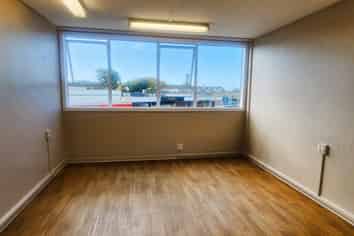 Howick Village Salon or Beauty Space | 36 m2