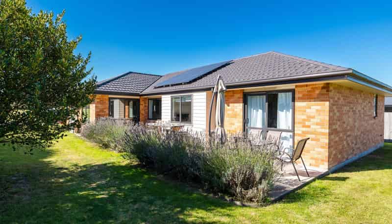 17 Eric Batchelor Place, WAIMATE