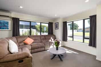 17 Eric Batchelor Place, WAIMATE