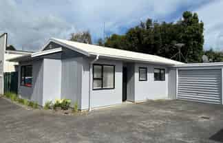 2/22 Great South Road, Papakura