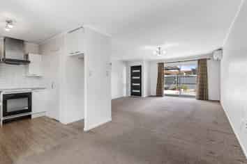 2/17 Berwyn Avenue, Takanini