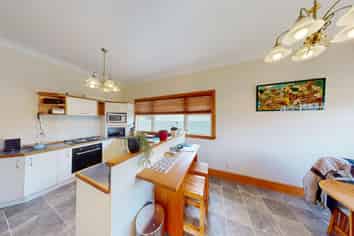 16 Nikau Street, Takaro