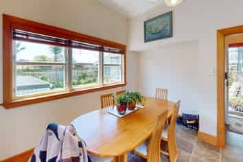 16 Nikau Street, Takaro