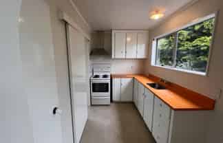 34b Colchester Crescent, Newlands