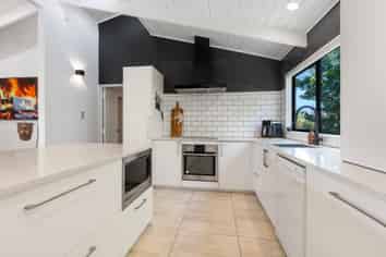 113 Vipond Road, Stanmore Bay