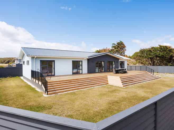 52 Hunia Terrace, Himatangi Beach