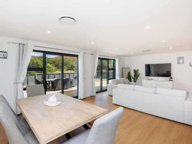 52 Hunia Terrace, Himatangi Beach