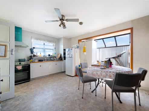 45 Sturges Road, Henderson
