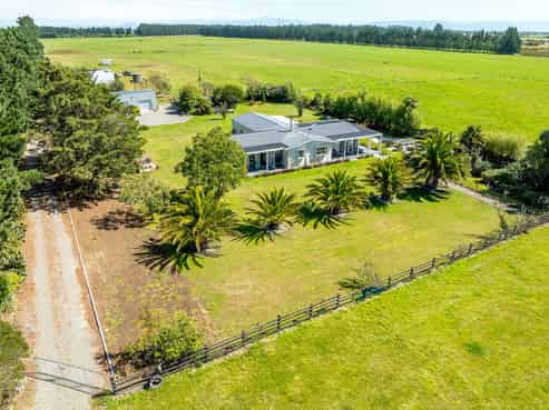 2/442 Glasseys Road, Southbridge