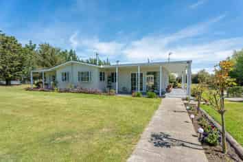 2/442 Glasseys Road, Southbridge