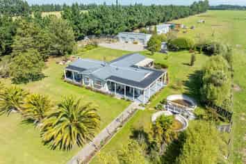 2/442 Glasseys Road, Southbridge