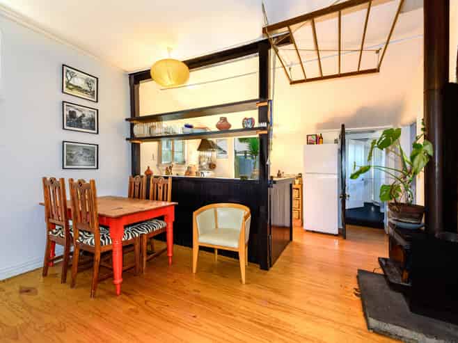 437 Ferry Road, Woolston