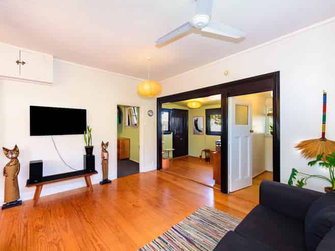 437 Ferry Road, Woolston