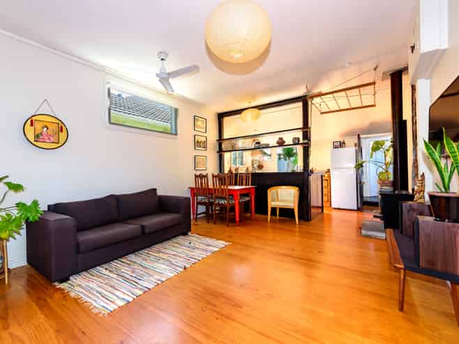 437 Ferry Road, Woolston