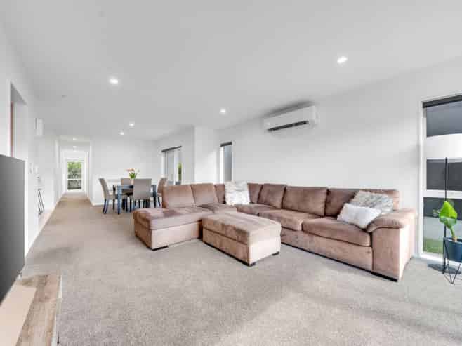 14 Regiment Road, Papakura