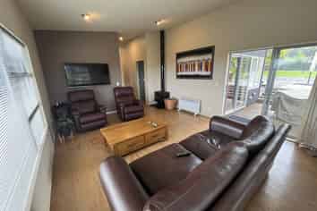 8 Sunset Terrace, Waikanae Beach