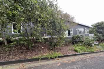 8 Sunset Terrace, Waikanae Beach