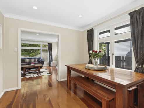 64 Airlie Road, Plimmerton