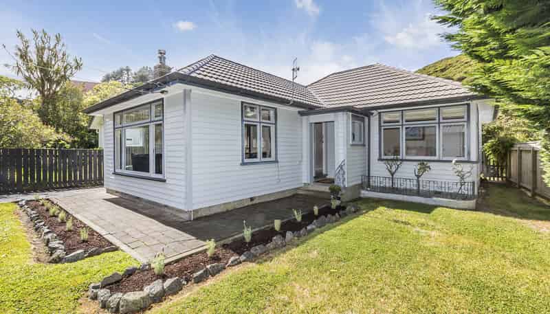 64 Airlie Road, Plimmerton