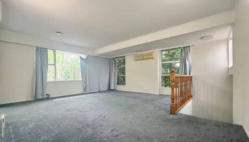 122 Whangaparaoa Road, Red Beach