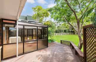 122 Whangaparaoa Road, Red Beach