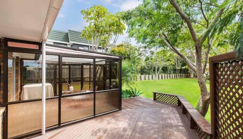 122 Whangaparaoa Road, Red Beach