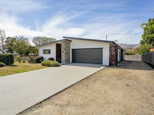 54 Stratford Drive, Cromwell