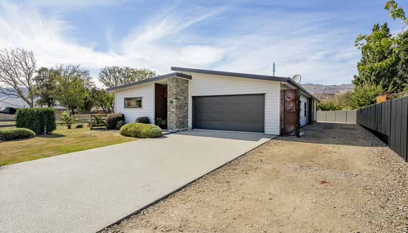 54 Stratford Drive, Mount Pisa, Cromwell