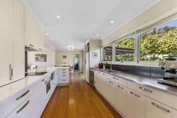 25 Churchill Avenue, Richmond