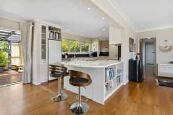 25 Churchill Avenue, Richmond