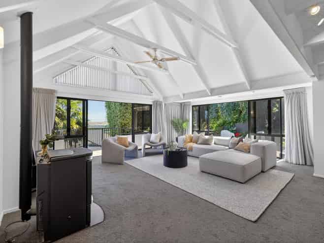 25 Lookaway Place, Huntsbury