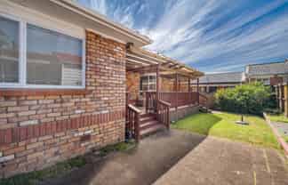 2/2 Plane Street, Avondale