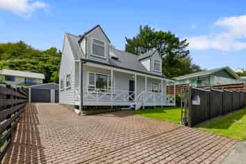 13 Invercargill Drive, Kelson