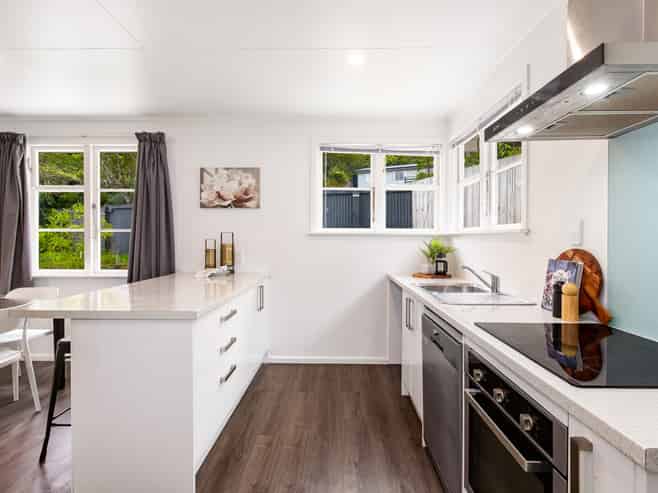 16 Rintoul Grove, Stokes Valley