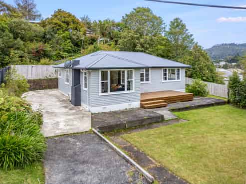 16 Rintoul Grove, Stokes Valley