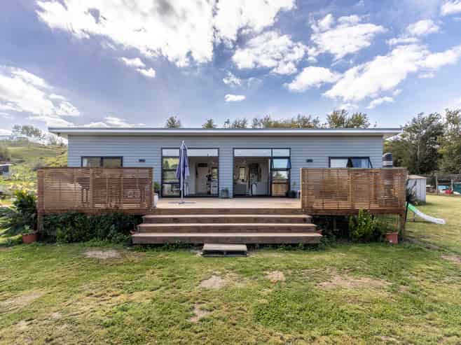 87 River Road, Otane