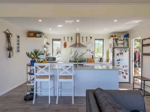 87 River Road, Otane