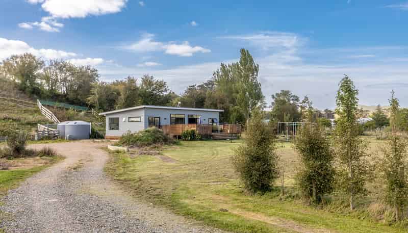 87 River Road, Otane