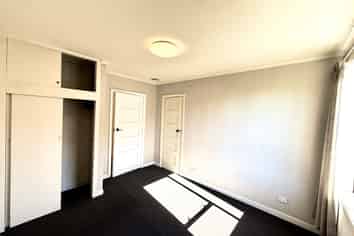 52 Pitcairn Crescent, Bryndwr