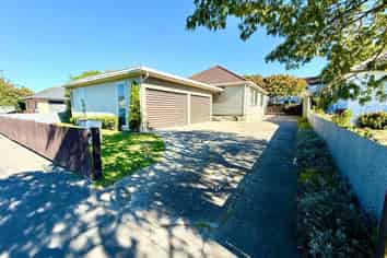 52 Pitcairn Crescent, Bryndwr