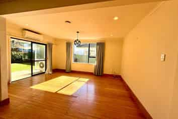 52 Pitcairn Crescent, Bryndwr