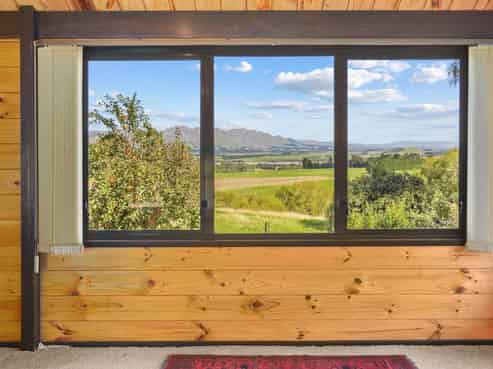 180 Leader Road West, Waiau