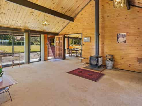 180 Leader Road West, Waiau