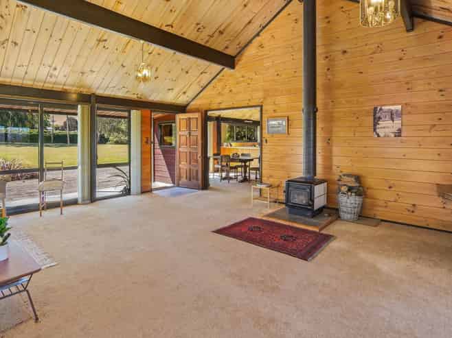 180 Leader Road West, Waiau