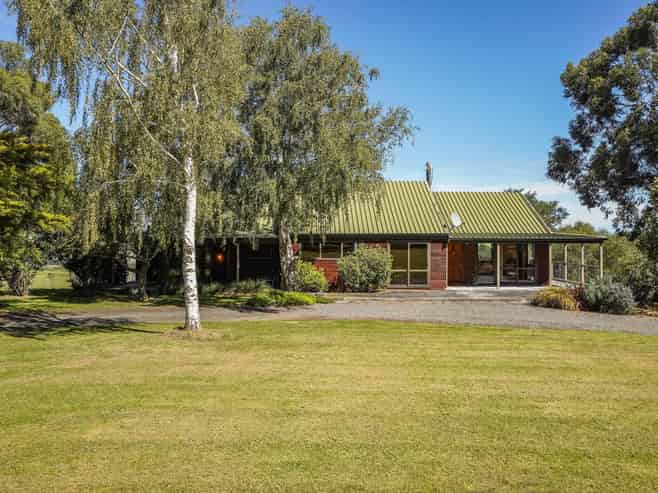 180 Leader Road West, Waiau