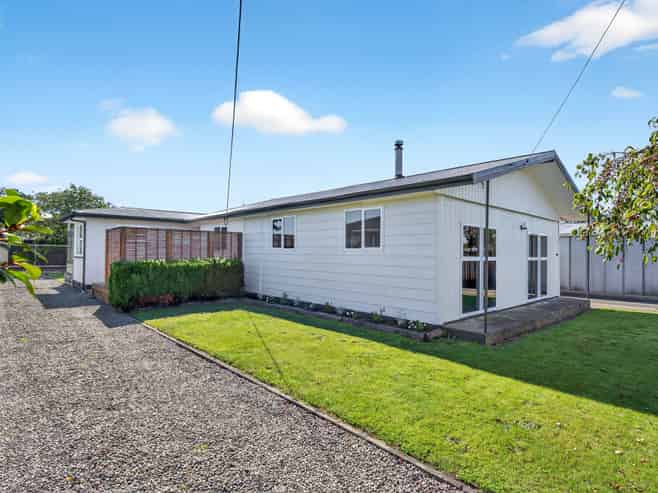 2 Philip Street, Carterton