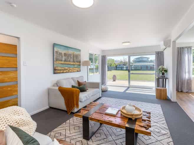 9 Lyttle Way, Featherston