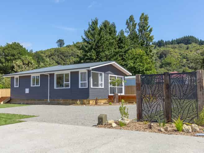 9 Lyttle Way, Featherston